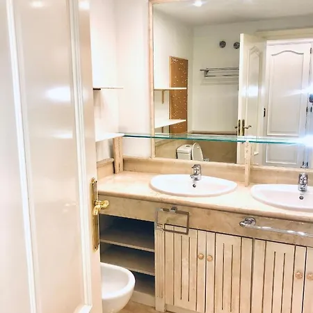 Puerto Banus La Alzambra - Vasari *