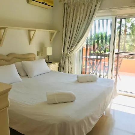 Puerto Banus La Alzambra - Vasari *