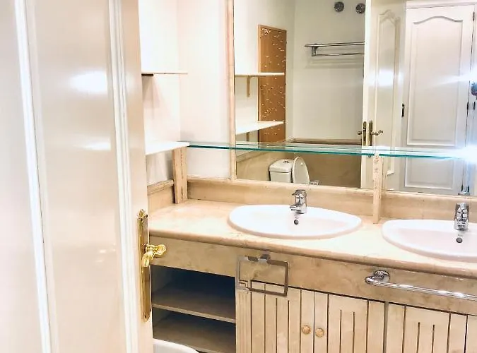 Puerto Banus La Alzambra - Vasari *