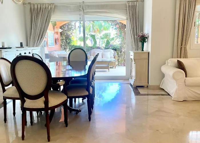 Puerto Banus La Alzambra - Vasari Вілла Марбелья